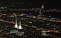 widoki z Burj Khalifa sa pierwszorzedne - w oddali oswietlony Burj AlArab i Jumeirah Beach Hotel