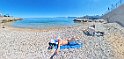 Plaża spaggia di Porticello w mieście Capo Zafferano , stąd szykuje się kolejny treeking, ale najpierw trzeba naładować akumulatory w słońcu. 26 stopni na początku kwietnia